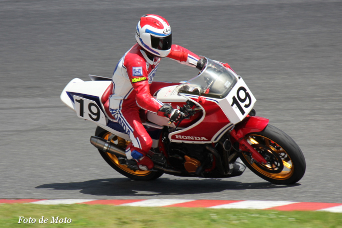 Monster #19 鉄の字&TTRレーシング 石崎 崇 Honda CB1100R