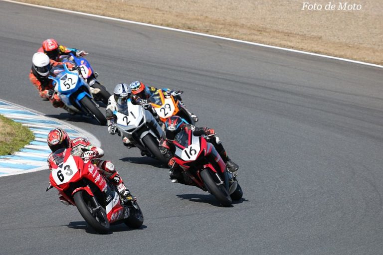 カアクペの聖母:美容院に行く聖人