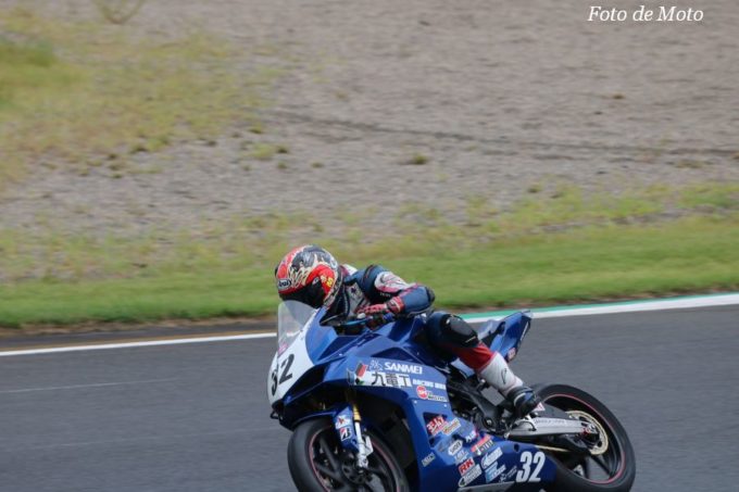 WT #32 Team SANMEI 石塚 桂三 鈴木 基裕 赤間 清  Honda CBR250RR